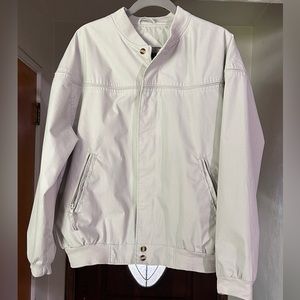Vintage Beige Windbreaker size L, 2 inside pockets, 2 side pockets on each side